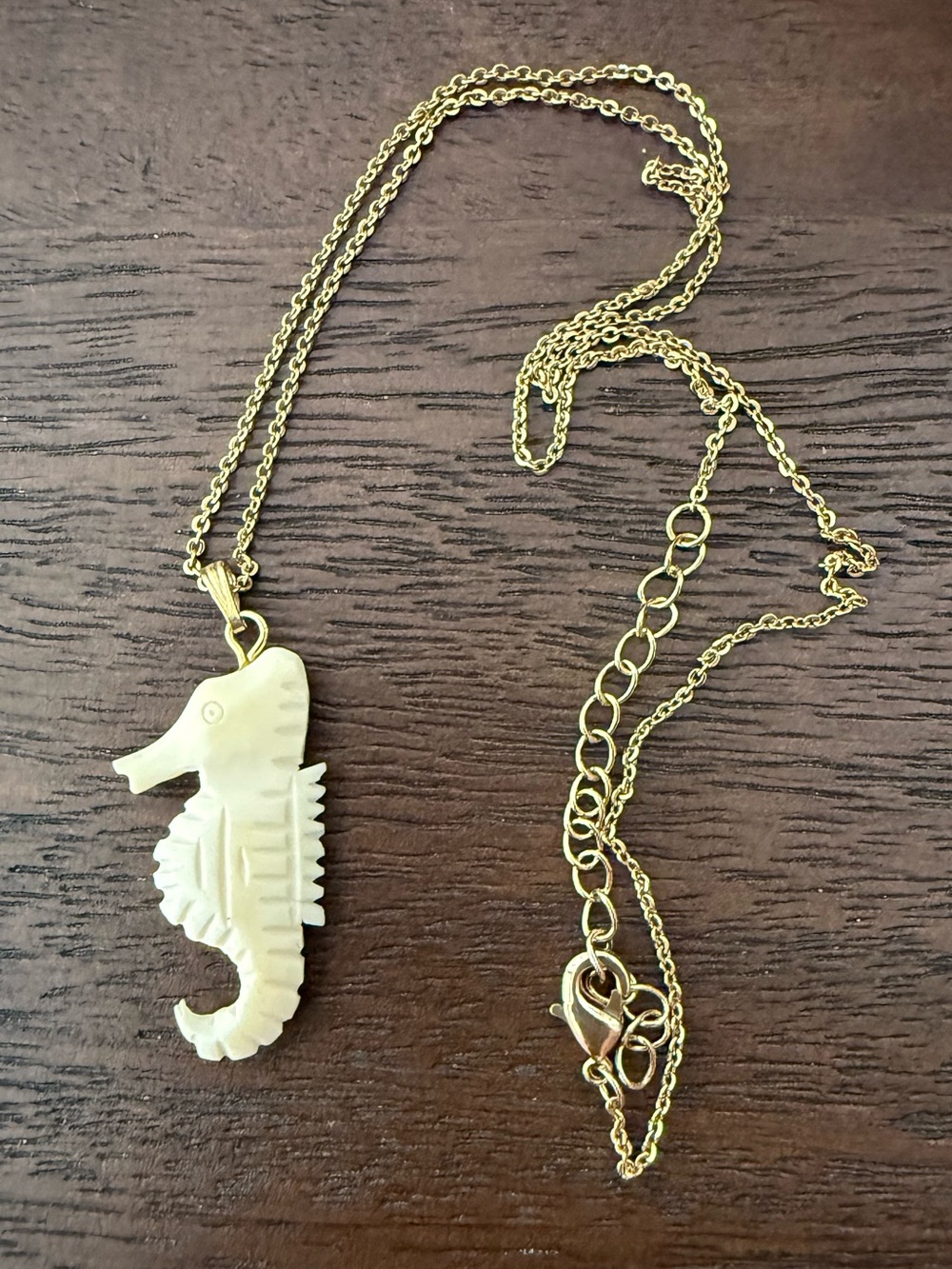 Carved ox bone seahorse pendant gold tone chain - Picture 3 of 7